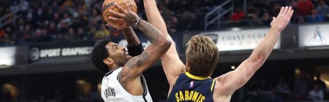 欧文赛季首秀姗姗来迟 篮网三巨头终于完成合体