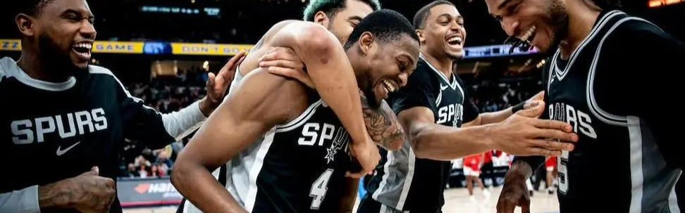 开云体育官网-包揽四项月度大奖，创造NBA历史！这队等了10年，终于彻底崛起了